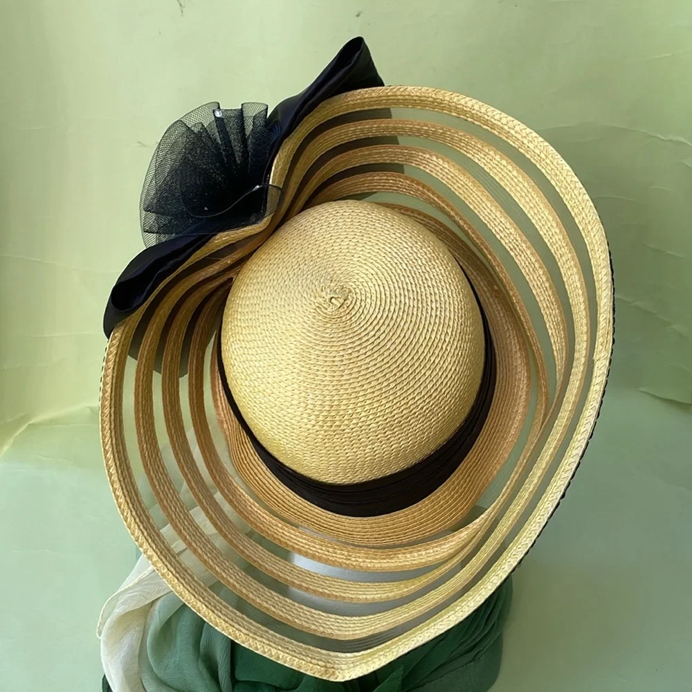 Vintage hat with big black bow - Picture 5 of 11